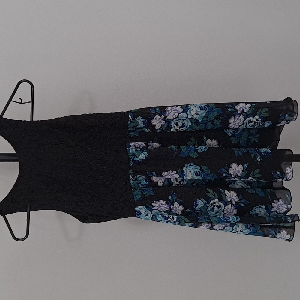 Speechless black flower dress